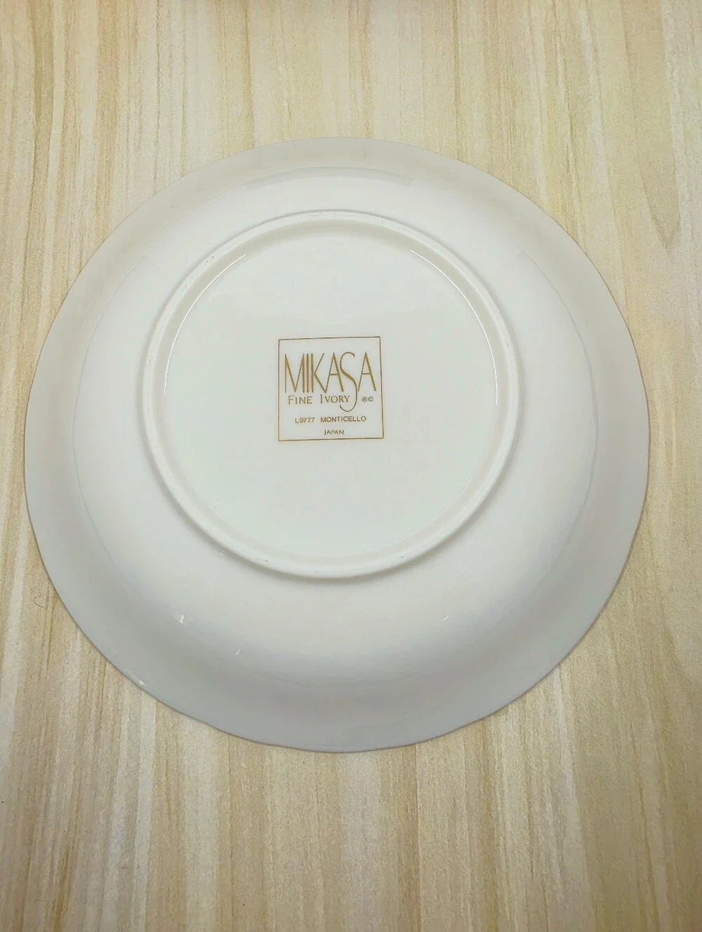 Mikasa Monticello Pattern Cream Coupe Soup Bowl Gold Accent Pink Rim Floral Vine